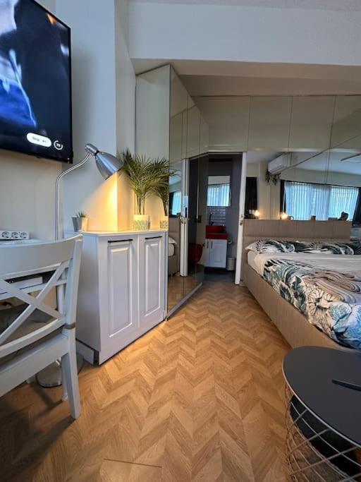 Beautiful,tiny In The Heart Of Nisantasi Apartment Istanbul